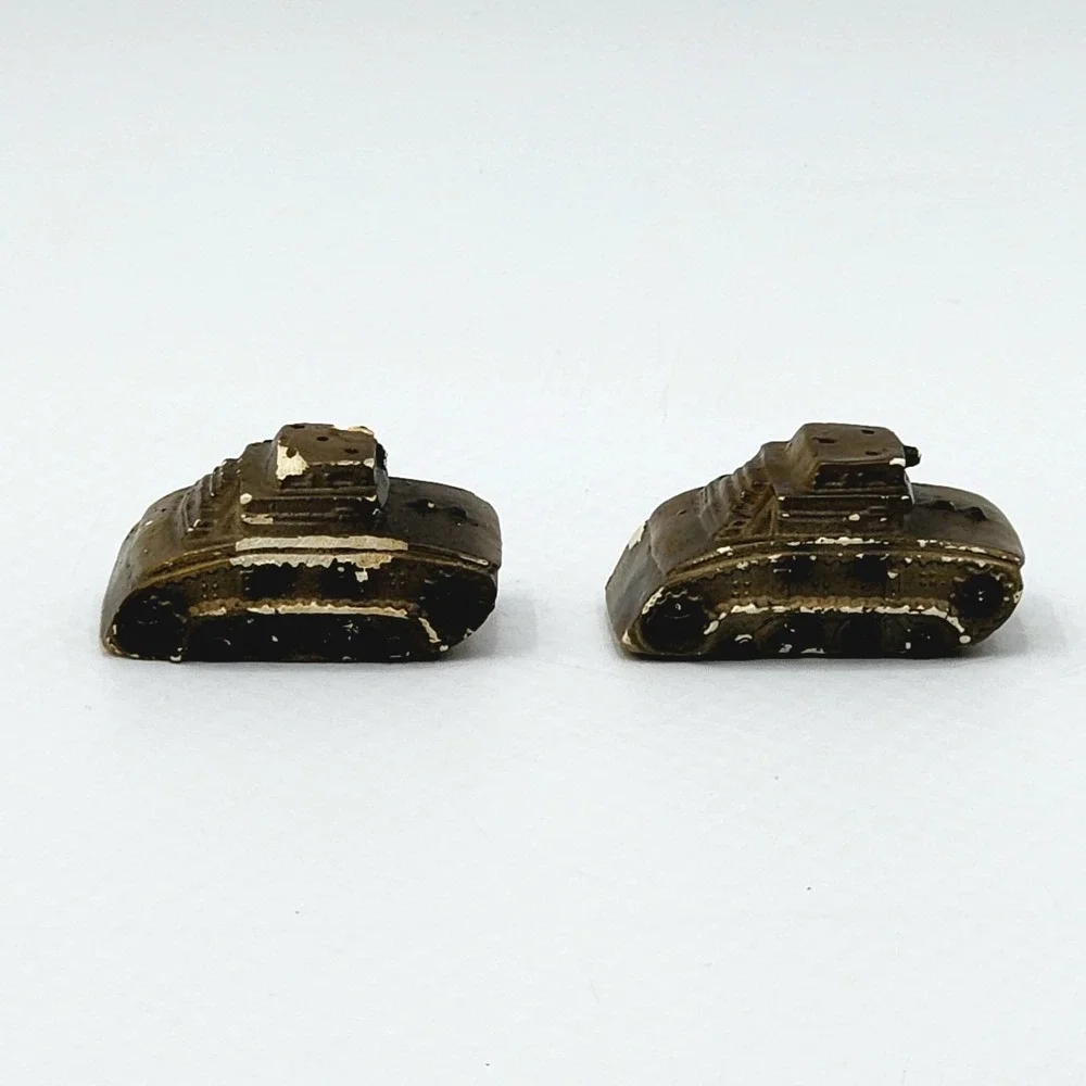 Vintage Ceramic Tank Salt and Pepper Shakers Military Army USA Pair Rare Find
